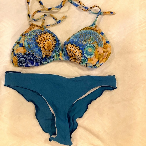 Venus bikini - Picture 1 of 10